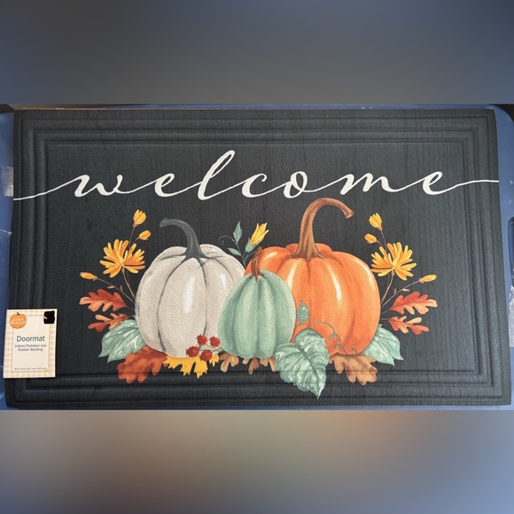 Indoor / Outdoor Use Doormat - Rubber backing - 'Welcome' - 18" x 30" - Picture 1 of 4